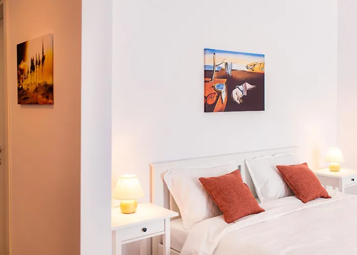 Opera - Free Parking Place *